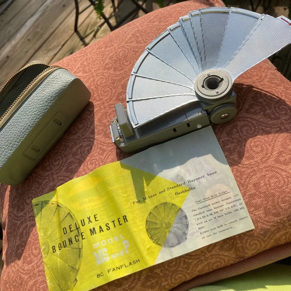 Accura Bounce Master Fan Flash